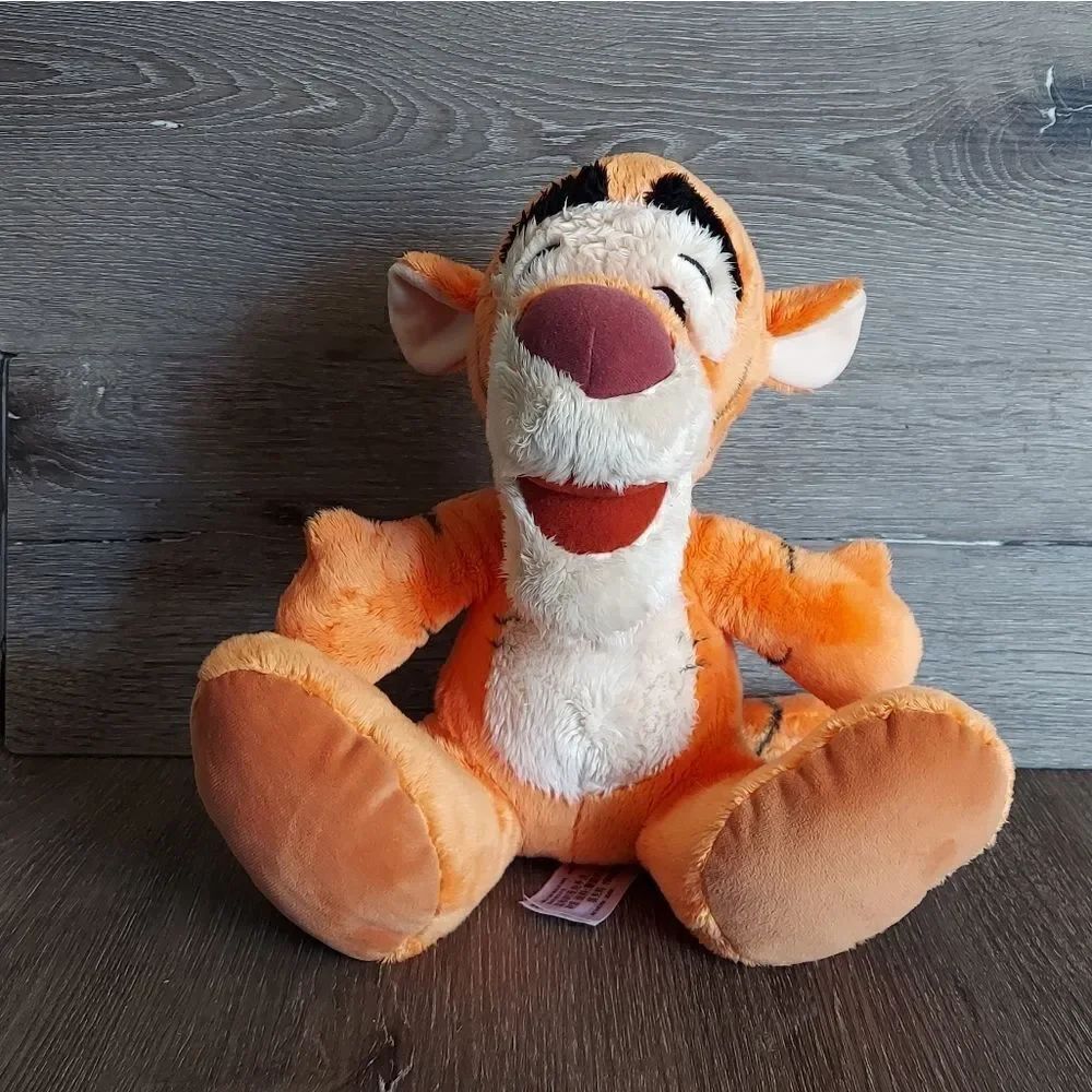 Disney Parks Big Feet Foot Baby Tigger Small 10'' Plush Winnie the Pooh